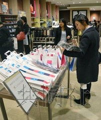 日本百貨店中國顧客免稅銷售額激增近五倍，日用百貨成消費新寵